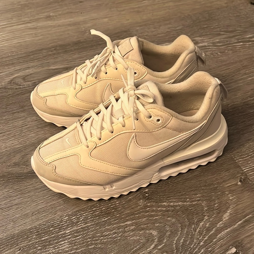 Nike Women's Air Max Dawn Shoes - Phantom/White